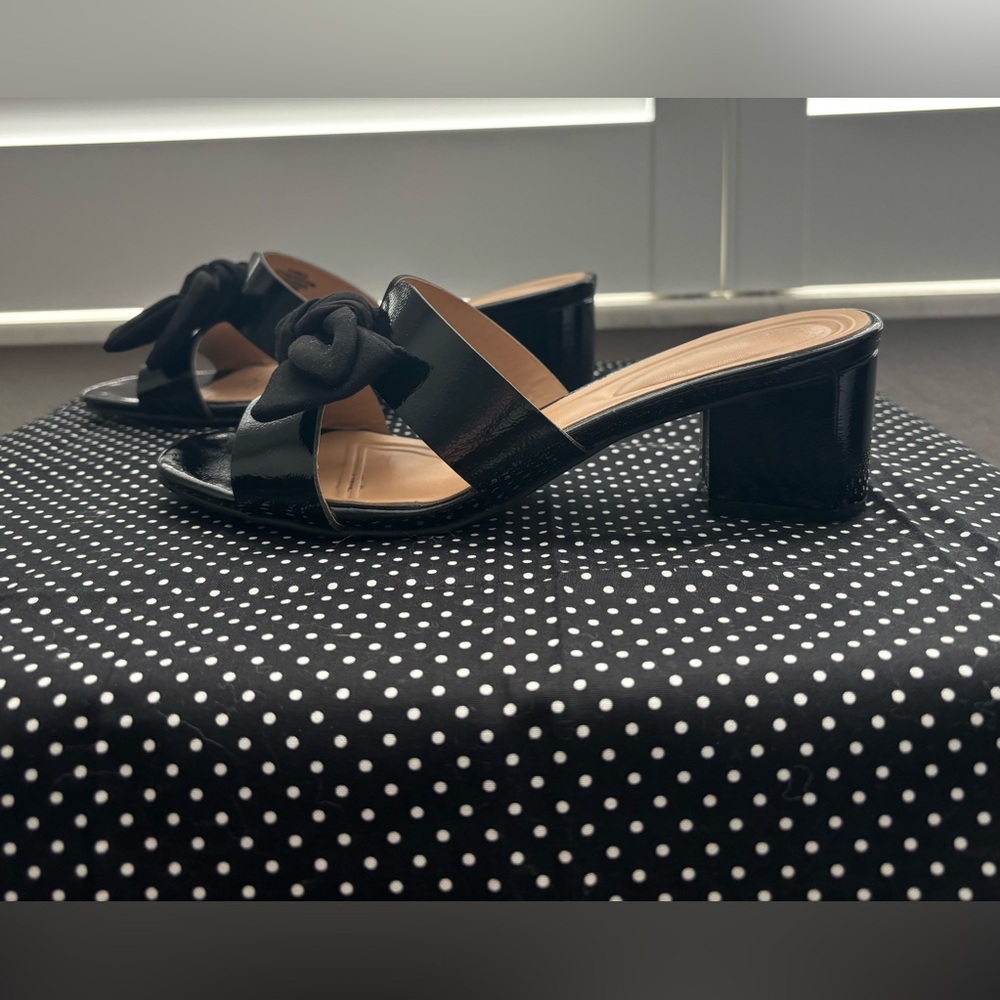 Adrienne Vittadini Black Bow Mules